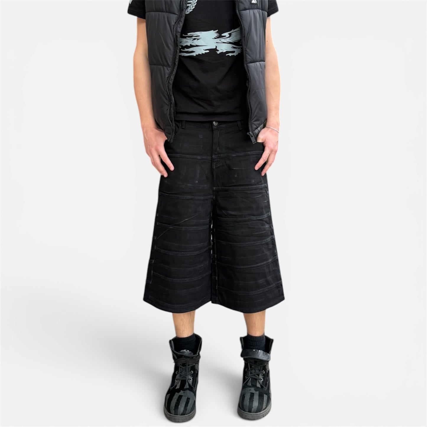 OVERSEAMED DENIM SHORTS